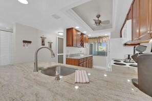 Fridge, microwave, oven, stovetop - 2B/2B Fairview Isles 113 Condo, Walk to Beach, Heated Pool! (Fort Myers Beach)