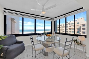 Dining - Beachfront 3B/2B Sandarac Vacation Condo 702A. Direct gulf view! (Fort Myers Beach)