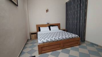 Room, 1 Bedroom, Smoking, Balcony | 1 bedroom