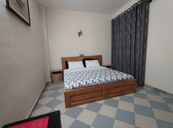 Room, 1 Bedroom, Smoking, Balcony | 1 bedroom