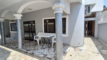 Zimmer, 1 Schlafzimmer, Raucher, Balkon | Terrasse/Patio