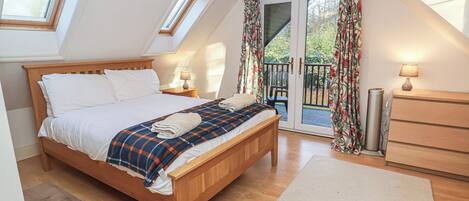 4 dormitorios, decoración individual, mobiliario individual