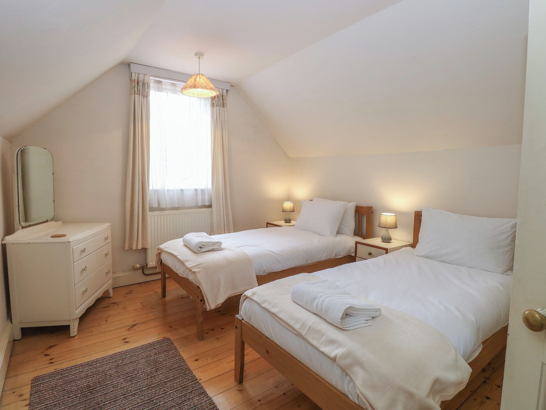 4 bedrooms, WiFi (free), individually decorated, individually furnished