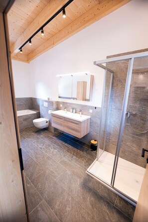 淋浴設備、風筒、提供毛巾