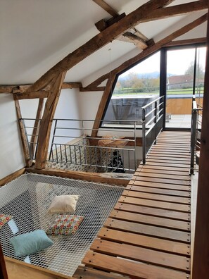 المنشأة من الداخل