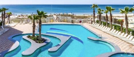 Una piscina techada, una piscina climatizada