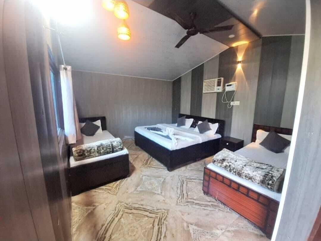 ห้องดีลักซ์ | โต๊ะทำงาน, พื้นที่ทำงานแบบใช้แล็ปท็อป, Wi-Fi ฟรี