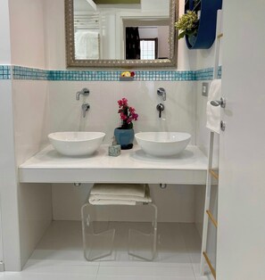 Jetted bath, eco-friendly toiletries, hair dryer, bidet - Midorigami Jacuzzi zen suite Spanish Steps apt. (Roma)