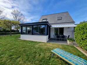 Exterior - Holiday home for 8, near beach and sailing in Sarzeau, pets allowed (Sarzeau)