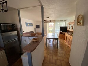 Dining - Apartment for 6 with loggia in residence with parking (Argelès-sur-Mer)