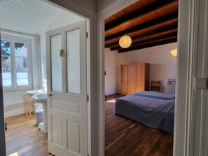 4 bedrooms, free WiFi - Charming family house for 8, St-Gildas de Rhuys, enclosed garden (Saint-Gildas-de-Rhuys)