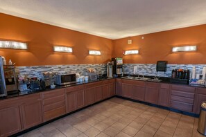 Dining - Coratel Inn and Suites By Jasper Wichita North -Comfort 2 Queen Bed NS (Wichita)