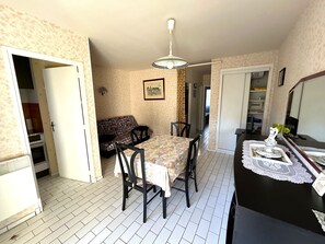 Dining - Ground floor apartment with terrace near beach, private parking (Argelès-sur-Mer)