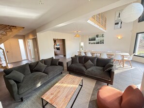 TV, fireplace - Spacious villa between forest and golf, absolute tranquility (Donnery)