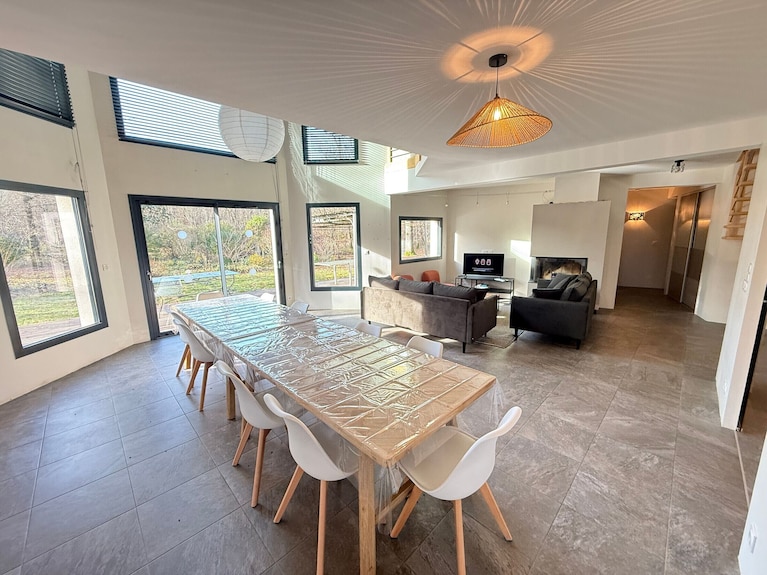 Spacious Villa Between Forest And Golf, Absolute Tranquility - Loire