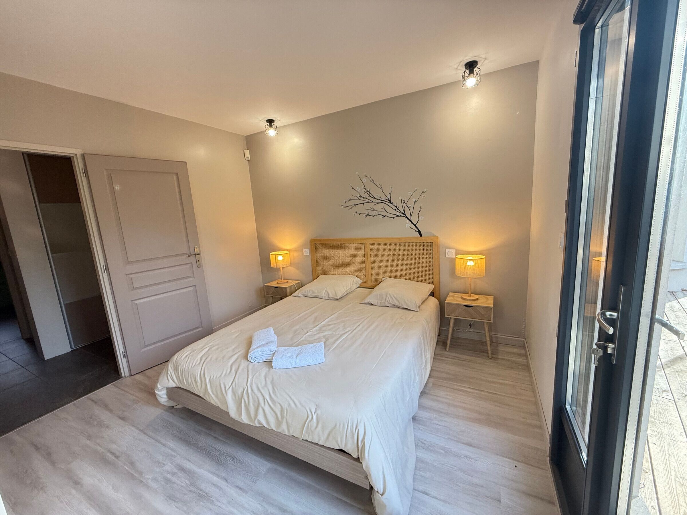 Wifi gratis y ropa de cama