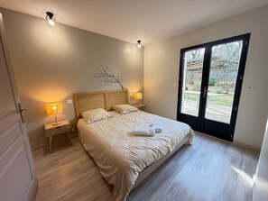 Free WiFi, bed sheets - Spacious villa between forest and golf, absolute tranquility (Donnery)