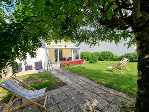 Terrace/patio - Renovated house near Kerfontaine Beach, 6 pers., pets allowed, 3 bedrooms (Sarzeau)