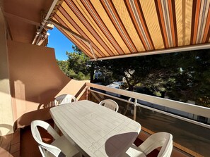 Outdoor dining - Apartment for 6 near beach with parking (Argelès-sur-Mer)