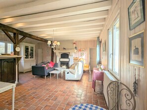 Téléviseur, foyer