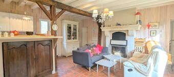 Charming accommodation with park and pond in Mers-sur-Indre