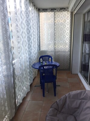 Interior - Studio for 3 with loggia and parking 300m from the beach (Argelès-sur-Mer)