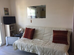 TV - Studio for 3 with loggia and parking 300m from the beach (Argelès-sur-Mer)