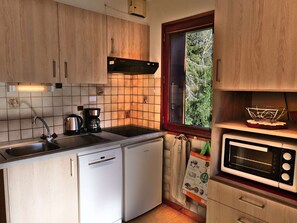 Fridge, oven, dishwasher, coffee/tea maker - Pleasant 2-room + sleeping area, 5 ppl, St Jean de Sixt (Saint-Jean-de-Sixt)