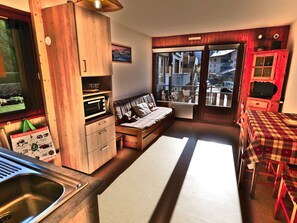 TV - Pleasant 2-room + sleeping area, 5 ppl, St Jean de Sixt (Saint-Jean-de-Sixt)