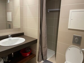 Bathroom - Gourette: Cozy studio 4 pers, pool, pets allowed (Gourette)