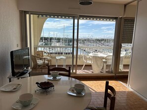 Dining - Apartment for 4 with parking in Port Camargue (Port Camargue)