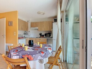 Kühlschrank, Mikrowelle, Geschirrspüler
