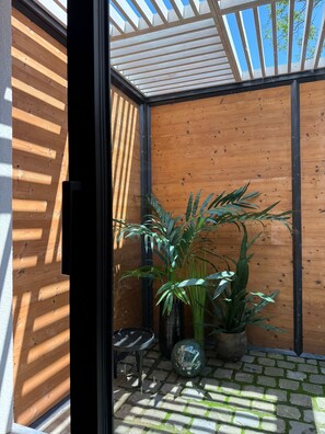 Interior - Immerse yourself in 20 natural settings around your infinity pool and jacuzzi. (Lasne)