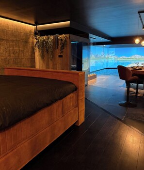 Room - Immerse yourself in 20 natural settings around your infinity pool and jacuzzi. (Lasne)