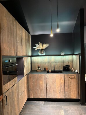 Private kitchen - Immerse yourself in 20 natural settings around your infinity pool and jacuzzi. (Lasne)