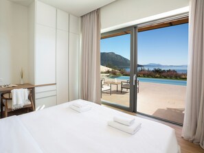Iron/ironing board, WiFi, bed sheets - Amber by the sea – Elegant Villa with amazing view and XLarge Infinity Pool (Afteli)