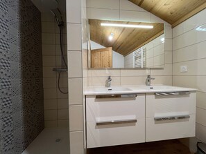 Hair dryer - Spacious Duplex Near Center - Pets Allowed (Pralognan-la-Vanoise)