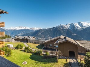 Property grounds - Ski-in duplex with parking and WIFI at Bisanne 1500 (Villard-sur-Doron)