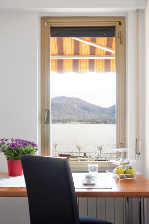 تناول الطعام