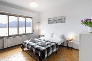 Silitysrauta/-lauta, ilmainen Wi-Fi, vuodevaatteet