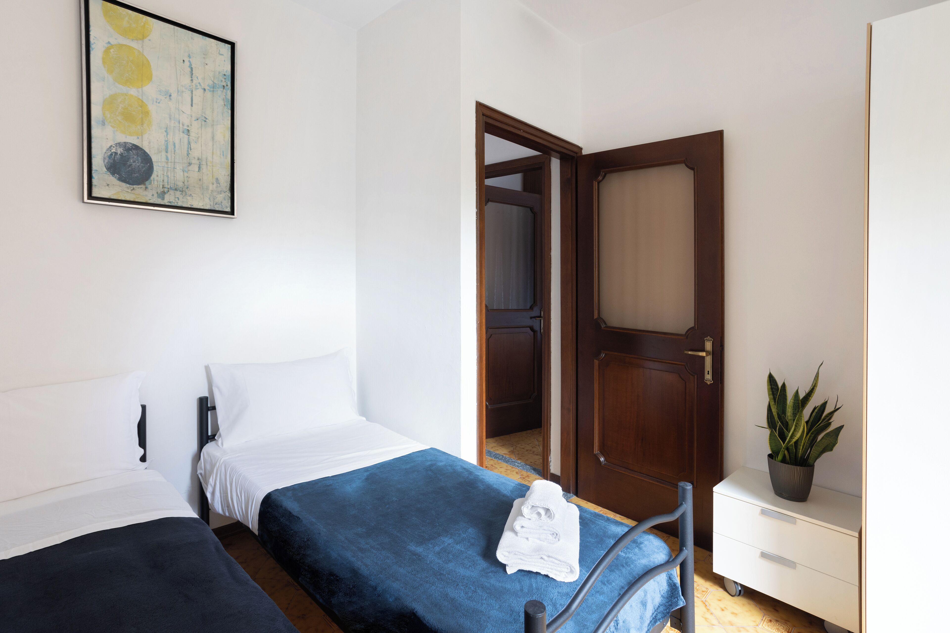 Fer et planche à repasser, Wi-Fi gratuit, draps fournis