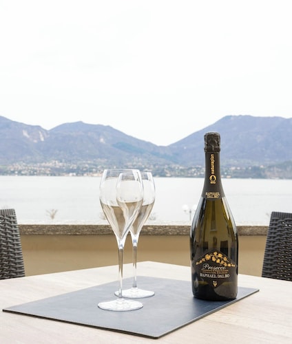 Lago 2 - Three Bedroom Apartment, Sleeps 8