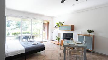 Bügeleisen/Bügelbrett, kostenloses WLAN, Bettwäsche