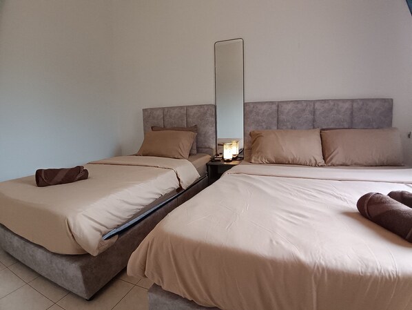 Cortinas blackout, tabla de planchar con plancha y wifi gratis