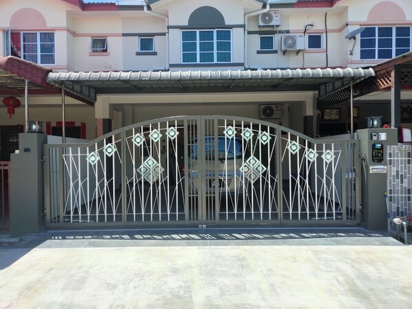 Exterior - Taman Puncak Tambun Indah (Ipoh)