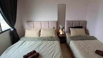 Cortinas blackout, tabla de planchar con plancha y wifi gratis