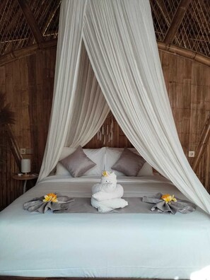 Superior Villa, Hill View | Desk, laptop workspace, free WiFi - Hidden Bamboo Village (Selat)