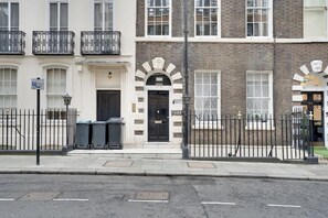 Exterior - Designer Retreat by Green Park (Greater London)
