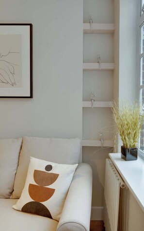 Interior - Glamorous Art Deco Flat in Chelsea (Greater London)
