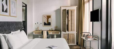 In-room safe, desk, laptop workspace, iron/ironing board